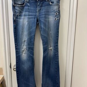 Women’s Silver Brand Jeans Aiko Style Blue Boot Cut Distressed size W33/L31